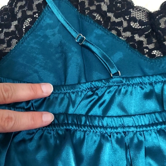 Lace V Neck Pajama Set - Picture 6 of 6